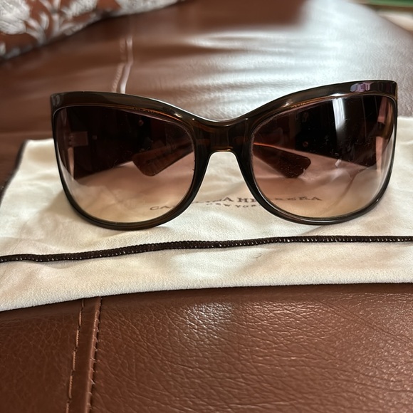 Carolina Herrera brown sunglasses with case - Picture 2 of 8